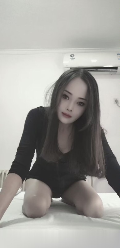 黑丝性感少妇