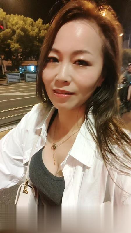 苏州绿宝巨臀熟女