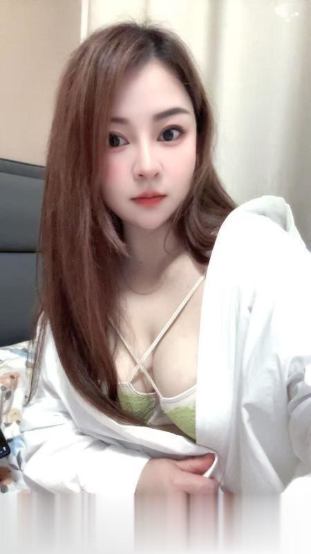 大奶婉婷美少妇