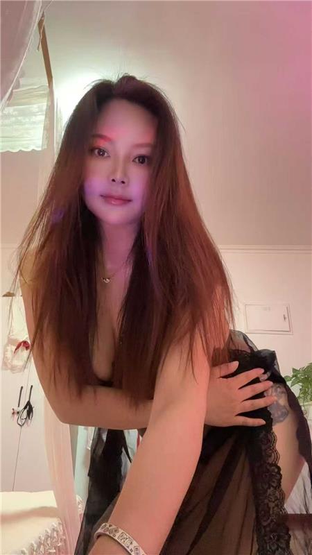 双桥家庭式丝足体验