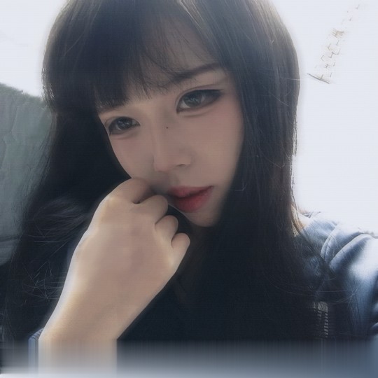 19岁，颜值身材极品小猫咪