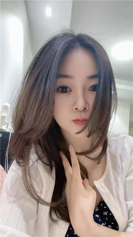 瑶海去白嫩大胸妹子