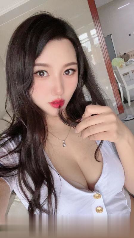 水嫩多汁小桃桃