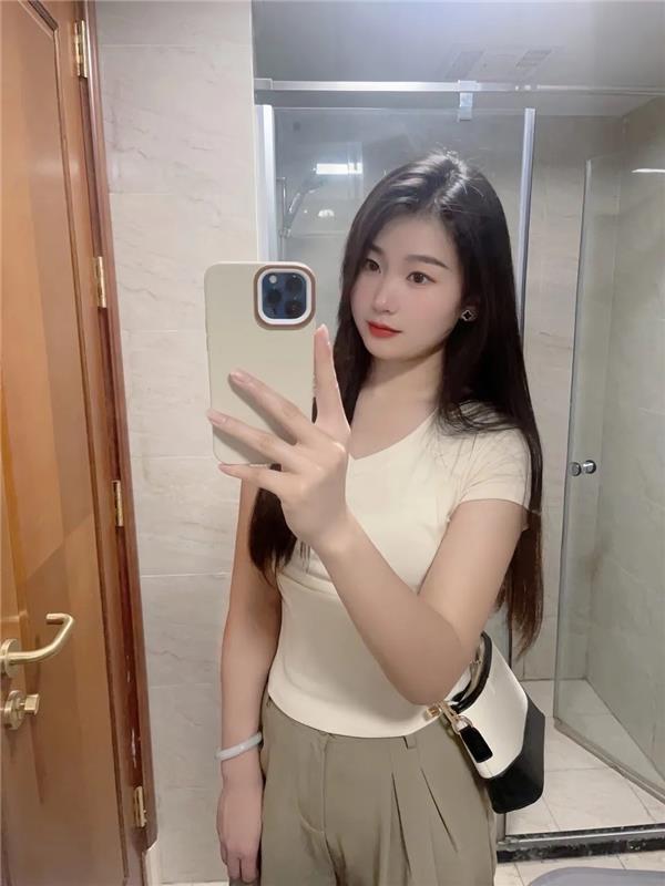 江宁刚下海半个月邻家女孩