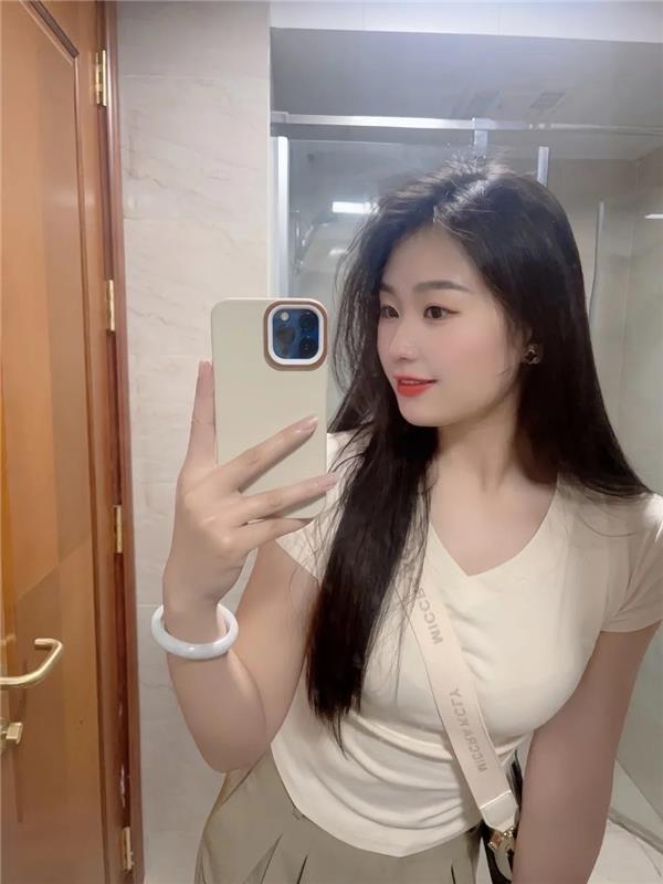 江宁刚下海半个月邻家女孩