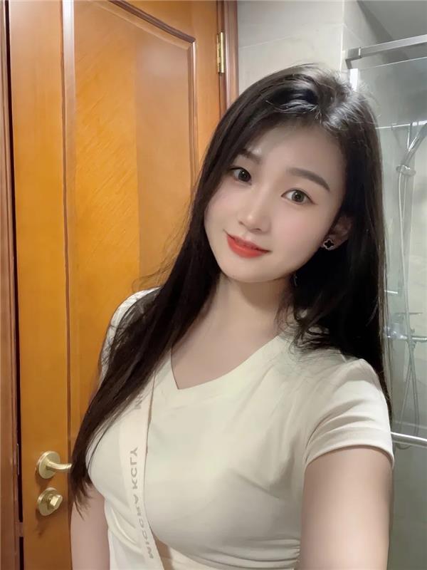 江宁刚下海半个月邻家女孩