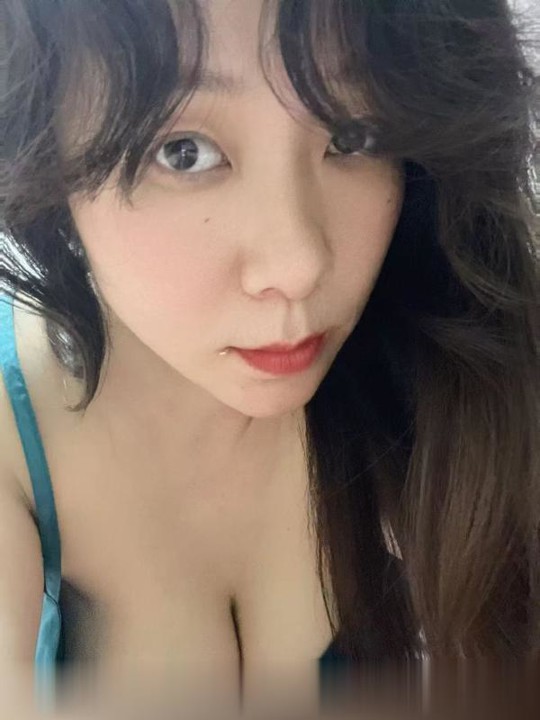 中大项双飞巨乳两闺蜜