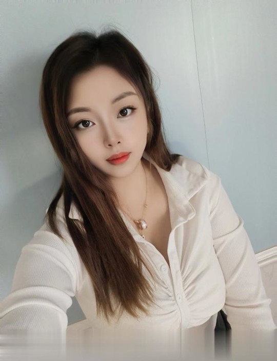 童颜巨乳小美女