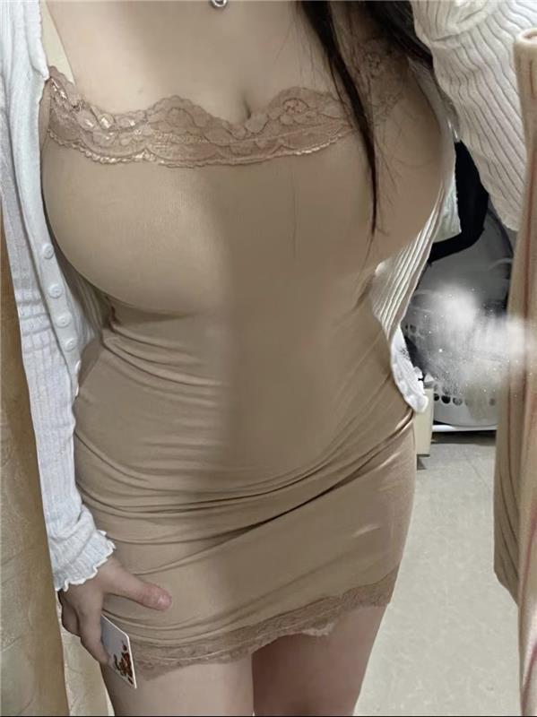 假期约的性感嫩妹