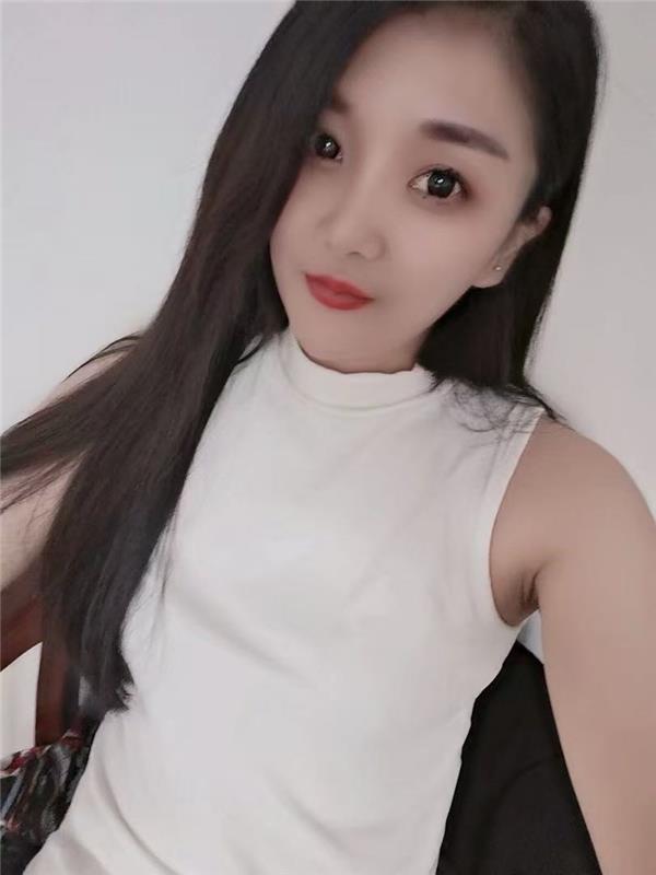 幸福广场长腿细腰气质姐姐