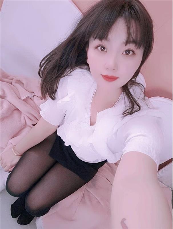 郑州黑丝晶晶大屁股圆脸