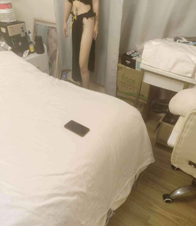 前几天玩过的一个小妹妹