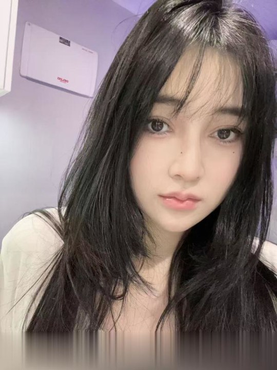 微胖兼职天花板月亮