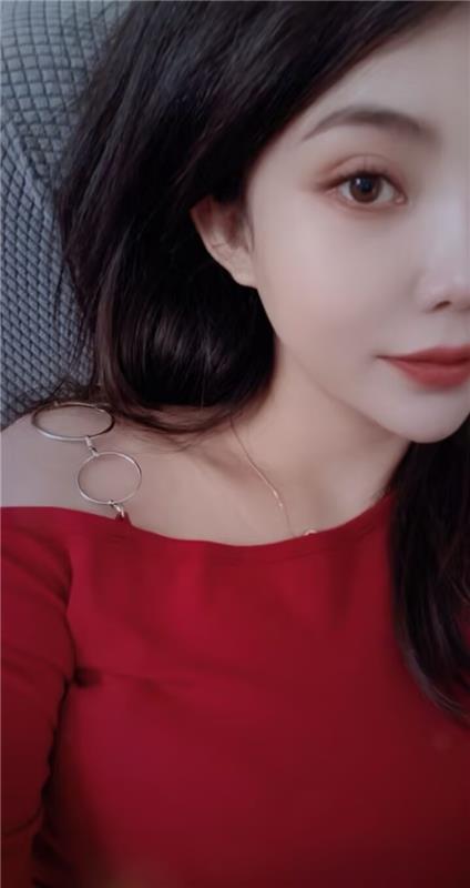 服务超好的美女姐姐