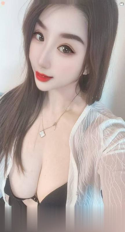 高挑大胸风骚妹子