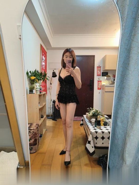 小巧玲珑胸小姐姐