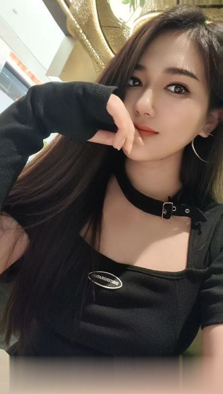 苗条紧B大奶小骚妹