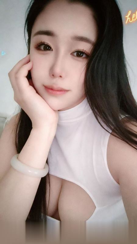 龙华大胸老师过年在