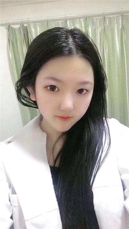 只做小活的居家女孩