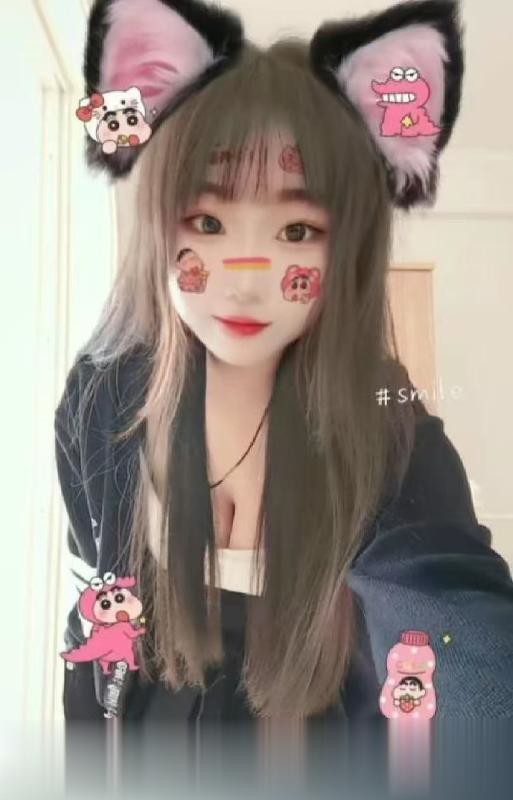 大胸翘臀小萝莉