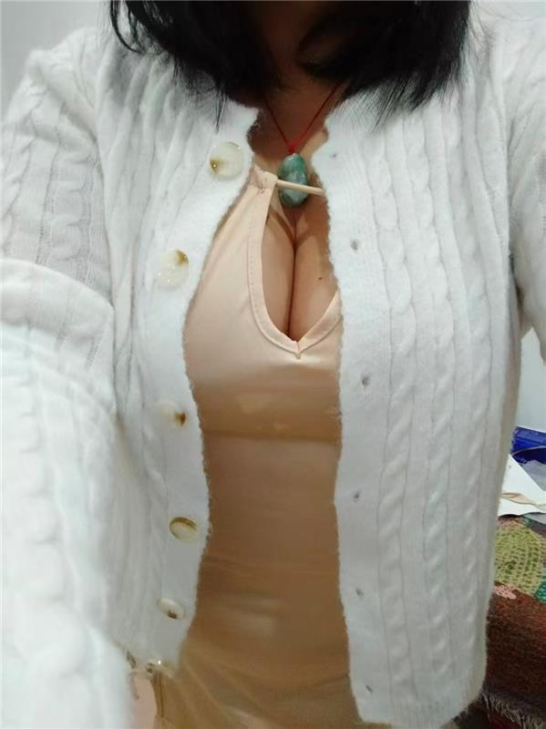 会所出来的人妻熟女