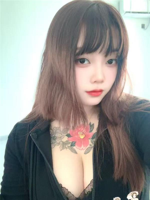 可爱天然奶箐箐