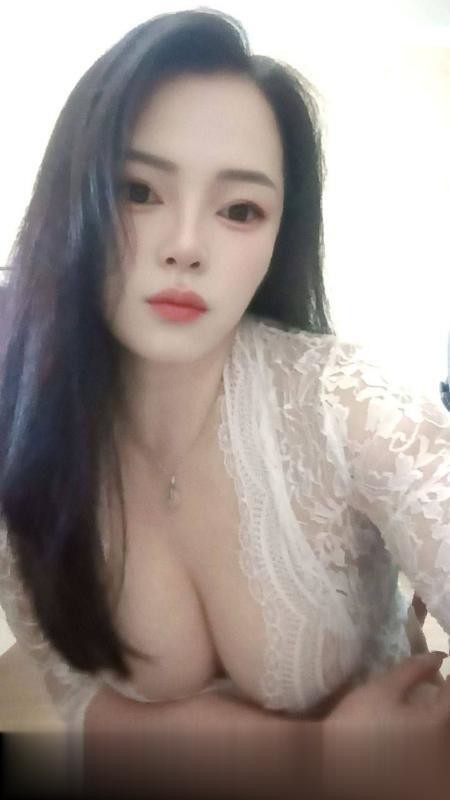 岳麓丰满大奶果子