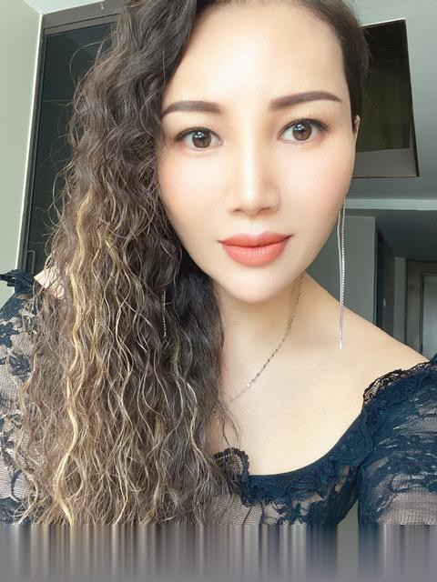 性感又有女人味的少妇