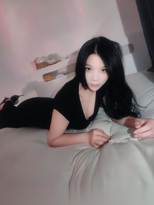 妖媚体型小骚妇