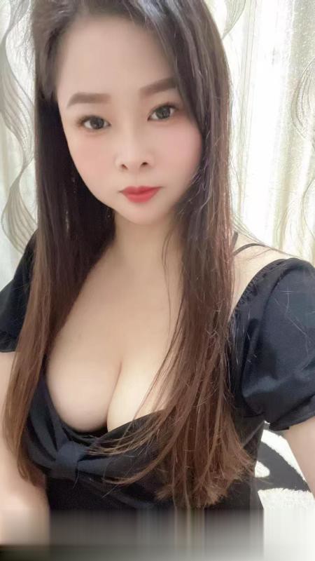 丰满大胸小丽丽