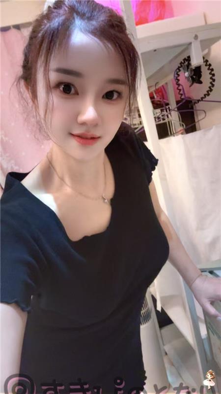 天河丰满大胸青青