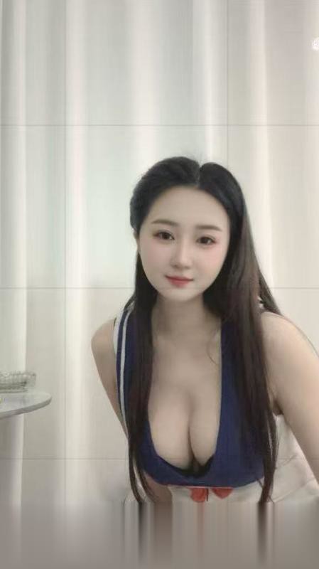 蛇腰大奶小骚妇