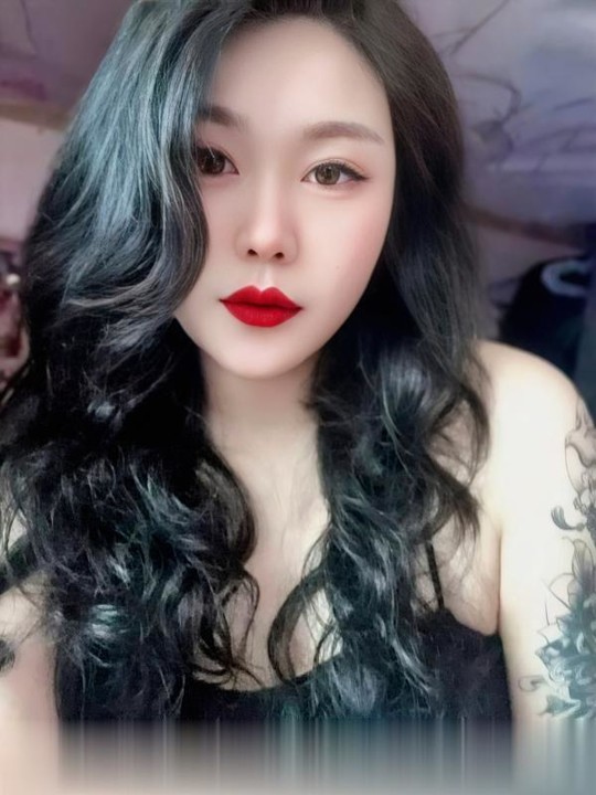 巨乳红唇性感贝贝