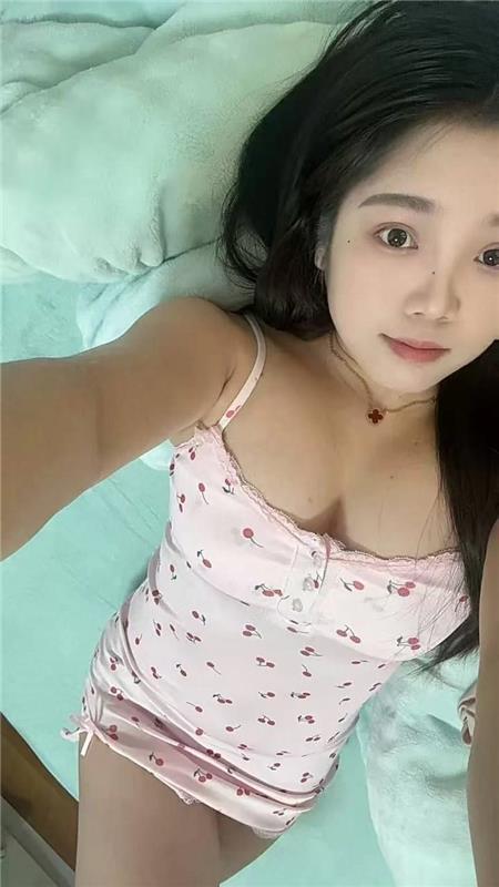 徐汇制服榨汁骚妇一枚