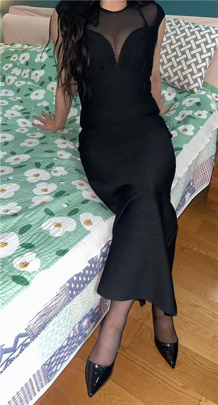 态度特别好的窈窕轻熟