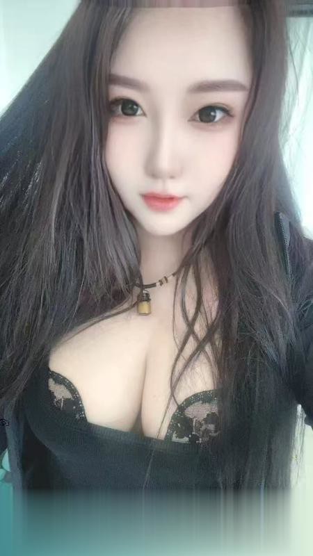 丰满大胸少妇