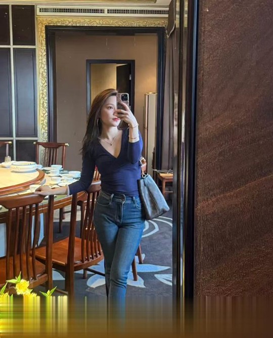 kb美乳翘臀御姐
