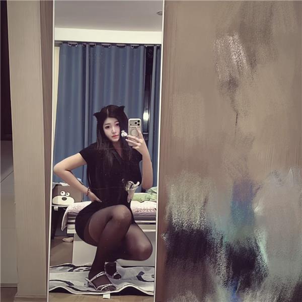 丰满肉肉小姐姐