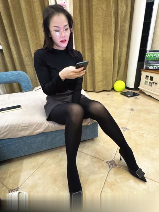 少妇彤彤..