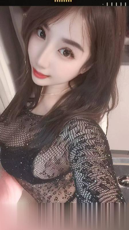 风韵大胸气质姐姐