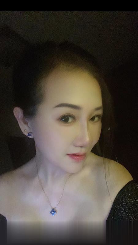 贴心的熟女姐姐