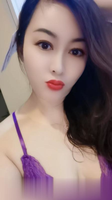 高个风韵老板娘