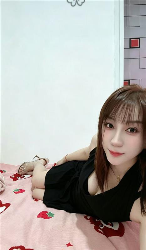 女友感十足的风骚少妇
