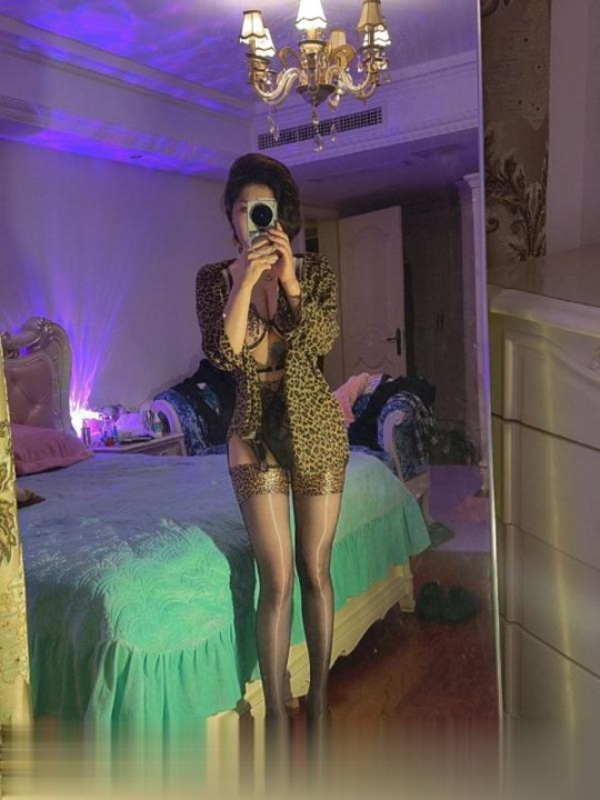 丰乳肥臀的骚妇