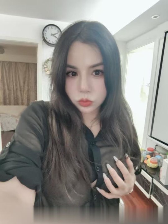 栖霞伊伊..
