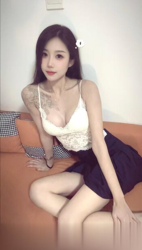 黑丝长腿俏佳人
