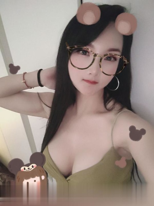 服务系美女.
