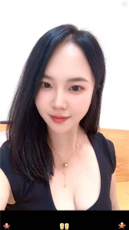 性感美乳兼职少妇