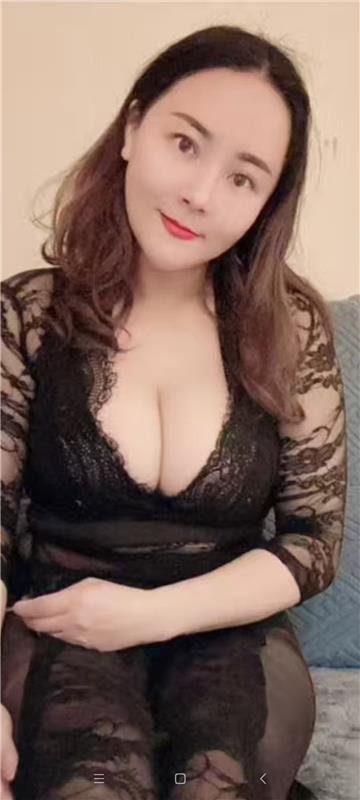 高新区巨乳少妇蓝波儿