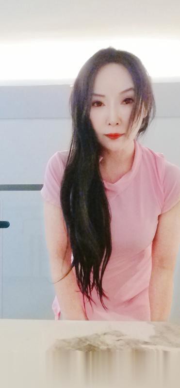 小巧玲珑美腿小姐姐